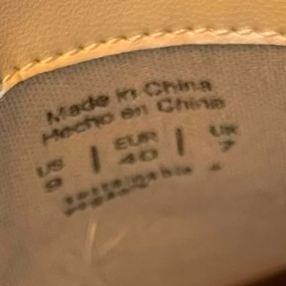 Women's Call It Spring MAXXYNE Beige Silver Platform Chelsea Boots US 9 - Picture 9 of 11